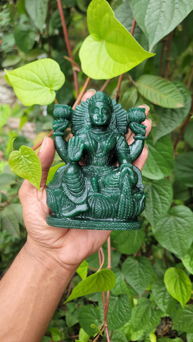 Green Jade Lakshmi (Emerald 670grm) Exotic collection