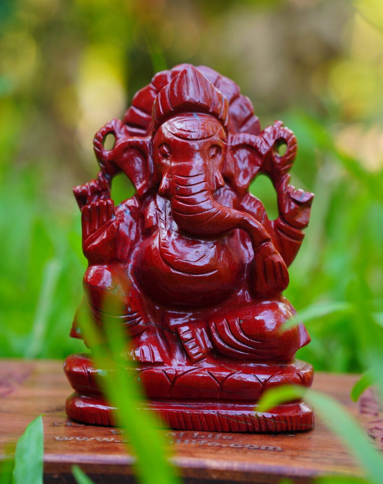 Red Jasper Ganesh statue-1.11kg(5.5inch)