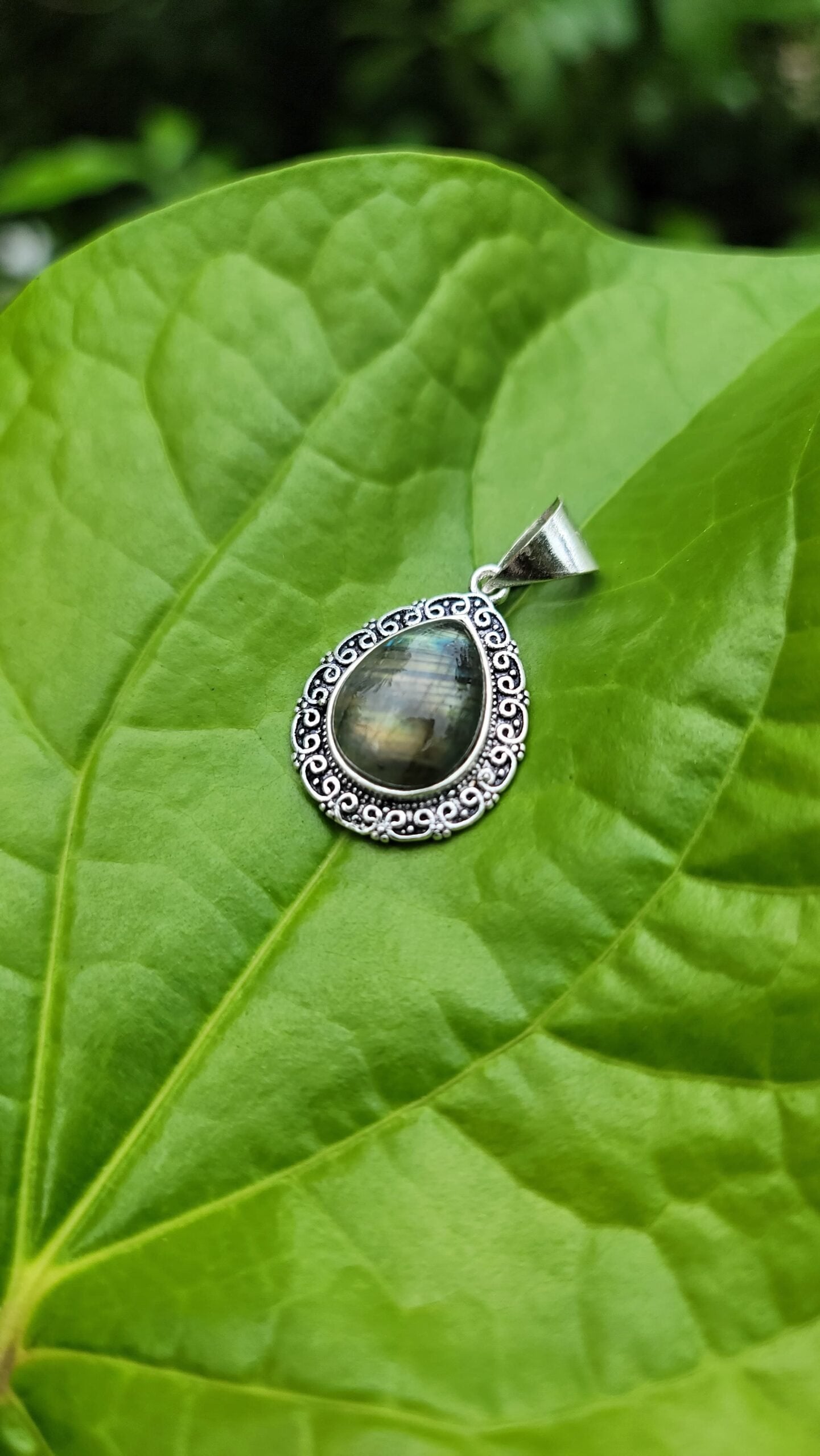 Labradorite Gem Pendant