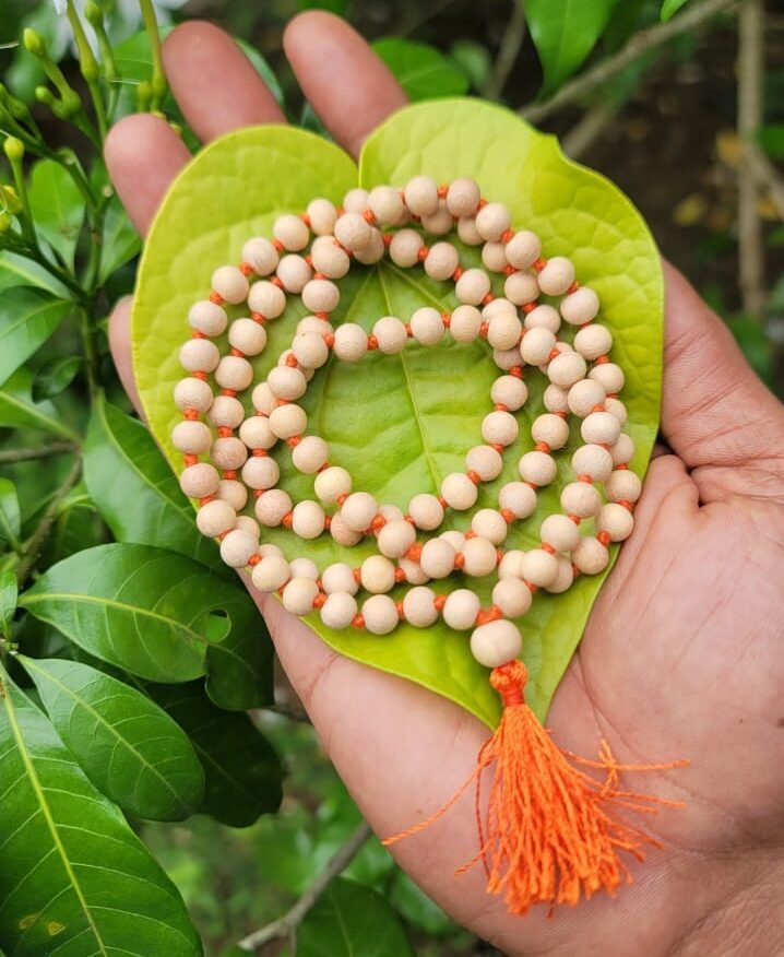 White Tulasi mala plain (8mm)